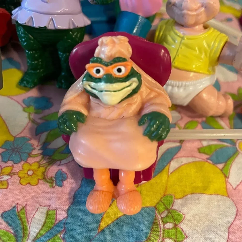 Vintage Lot of 90’s Dinosaur Moveable Toys!